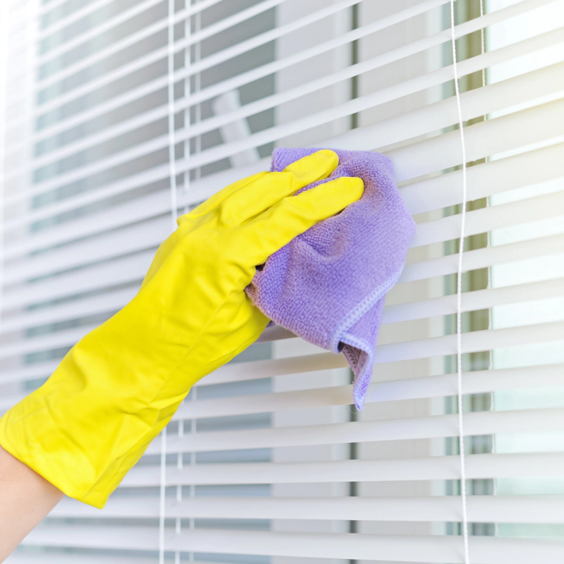 white office blind cleaning service